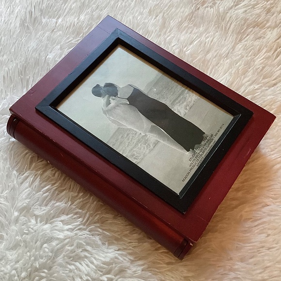 Studio Collection Wooden Photo Album — Holds 200 Photos (4 x 6”) - Picture 2 of 10